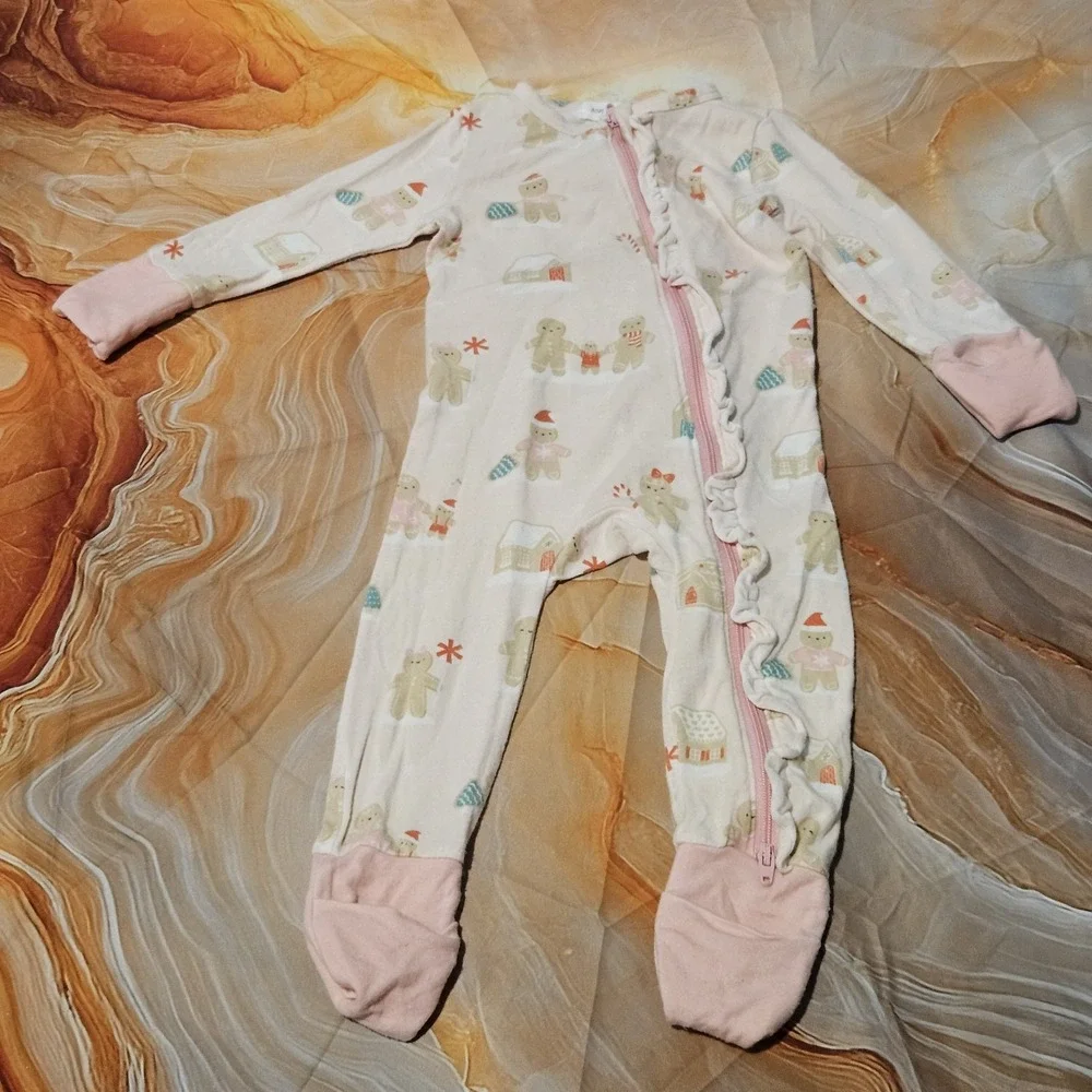 Angel Dear Gingerbread Christmas Ruffle Footie Sleeper 3-6M Bamboo